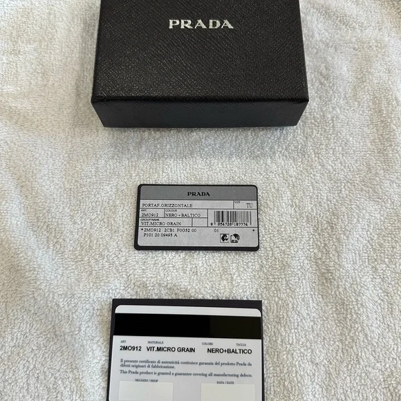 Prada Saffiano Black Leather Wallet Billfold - Picture 10 of 10